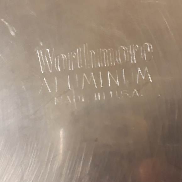 Vintage Worthore Aluminum pie pan - Picture 4 of 4